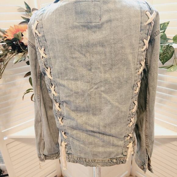 ZARA WOMEN DISTRESSED LIGHT WASH JEAN JACKET WITH SHOE LACE BACK SIZE SMALL - Picture 2 of 8